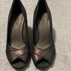 Kenneth Cole reaction heels size 6